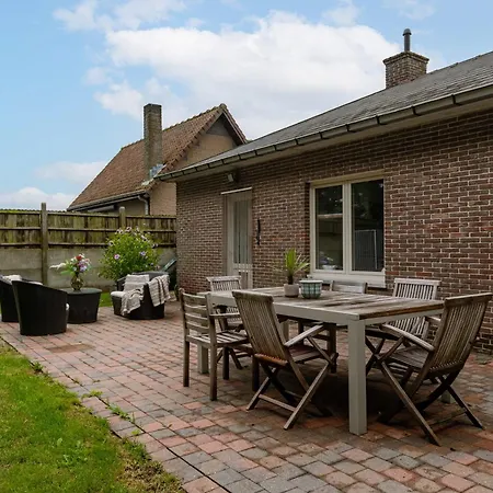 Huswell - In Quiet Neighbourhood In De Panne